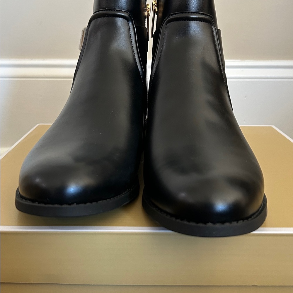 Michael Kors Carmen Flat Booties - Picture 6 of 8